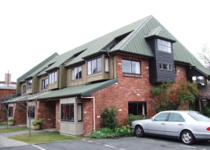 Woodlands s And Apartments